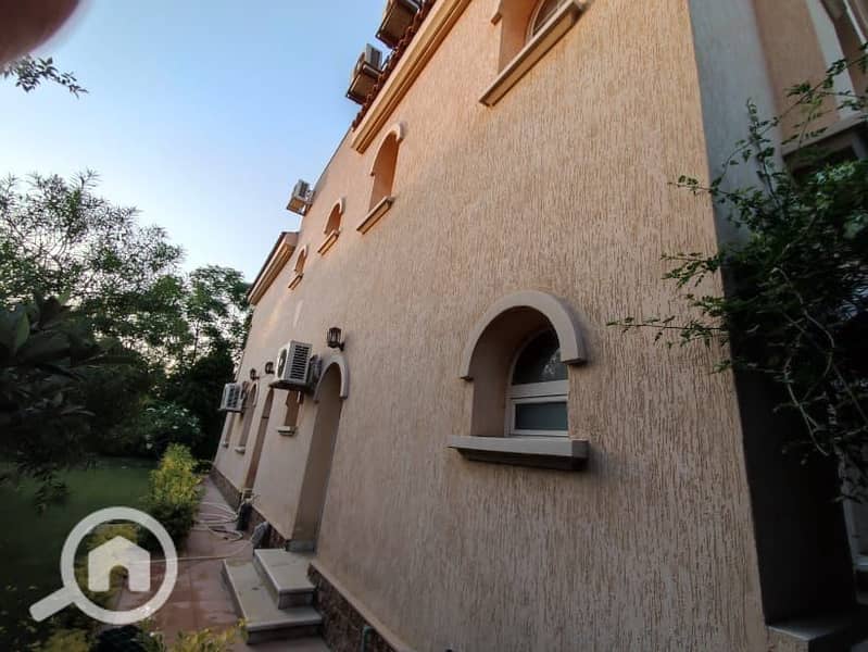 4 6e997085-ba25-45ee-b524-f8c7db2439e7. jpg