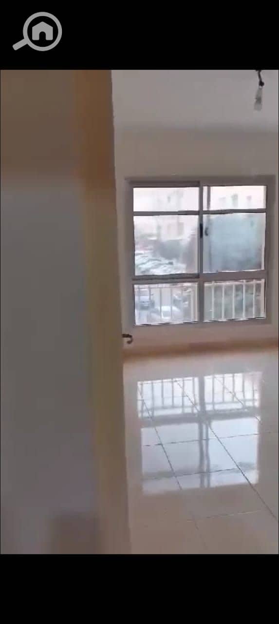 3 c58545c8-3944-496c-b232-8bd05b9c9d94. jpg