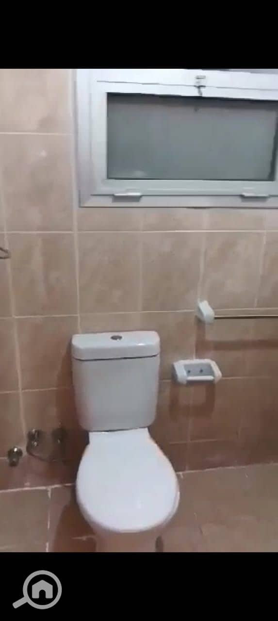 4 b49d6724-7dc2-4aa1-9a56-713f1f0afe71. jpg