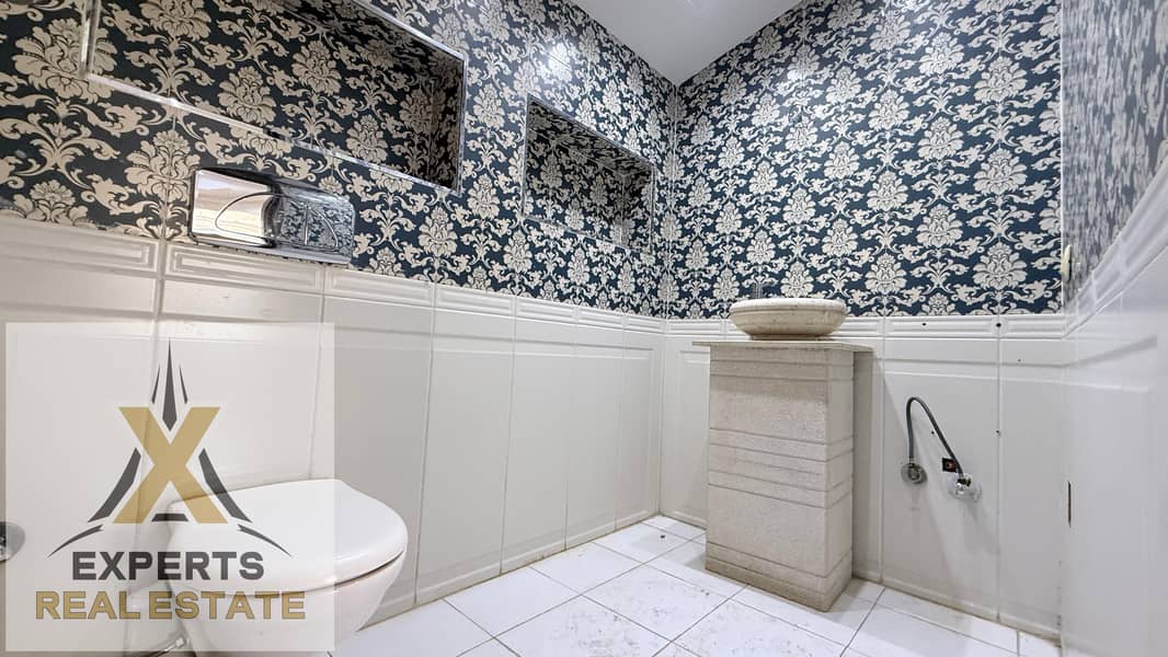 4 1d78f29c-0de1-4029-b38b-76d1a2b4b9dd. jpg