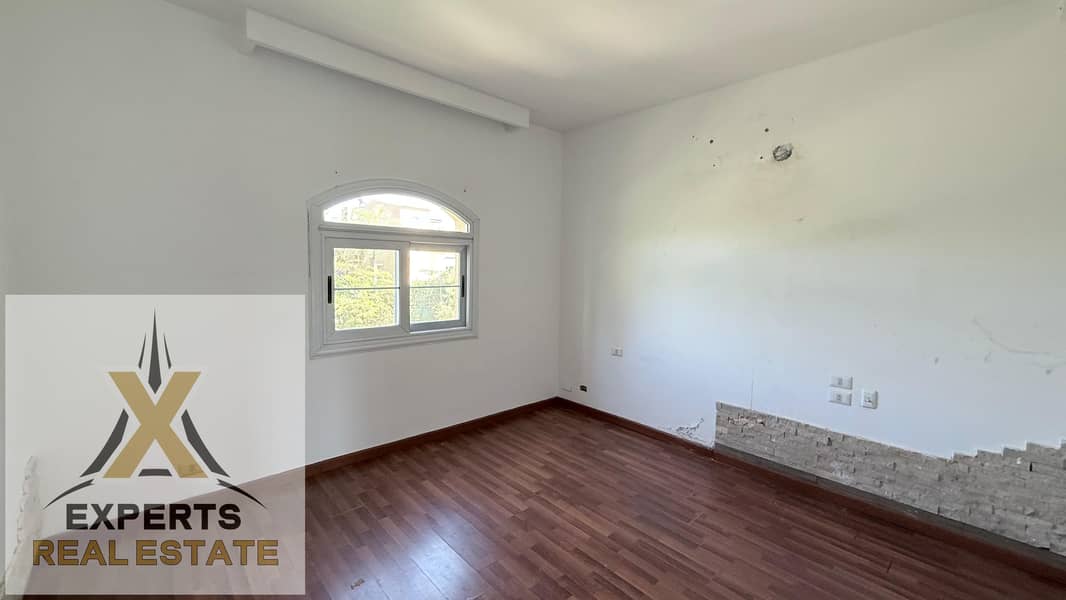 8 bfb8079e-6cb1-47fc-b573-2832f5f324a7. jpg