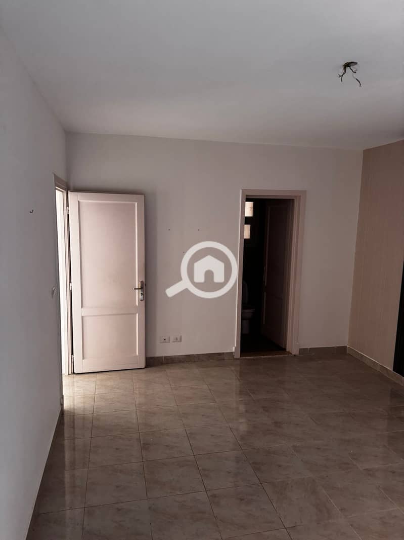 6 e8d530a8-1aef-4161-bc60-ce9074d58243. jpeg