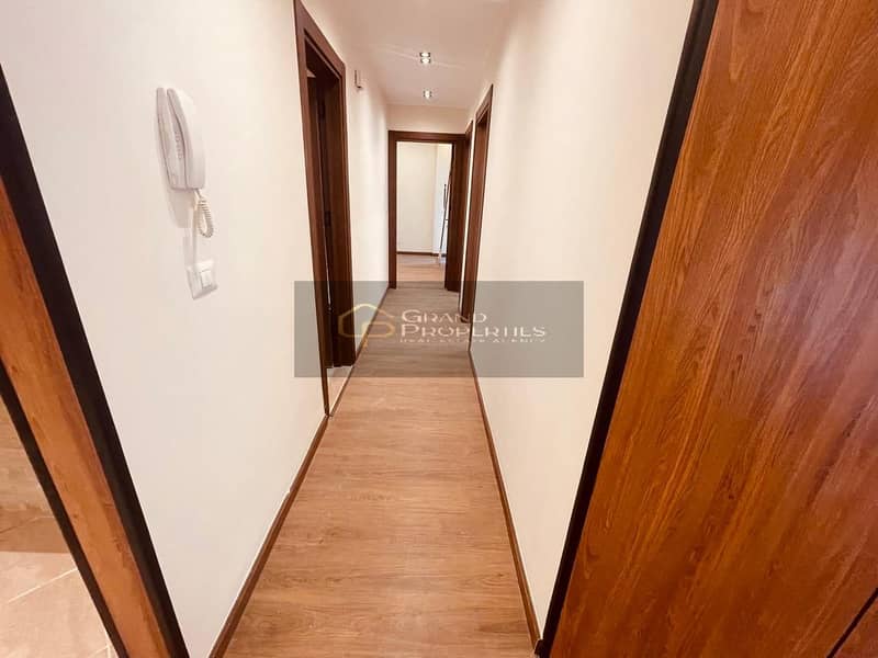 9 22e6878f-a03a-47ed-8a3c-8b7afec8d2bb. jpg