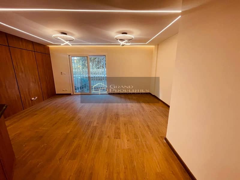 10 48b62b44-d32f-4a9b-8bd6-7cf1ce95488e. jpg