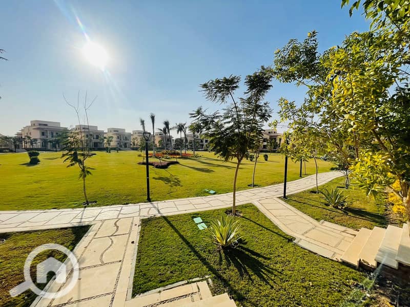 6 8e6b552c-fbf1-41e0-8d19-a070e78ffccf. jpeg