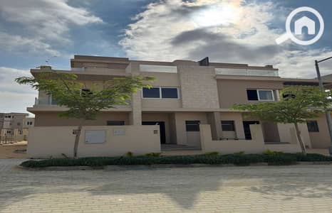 5 Bedroom Townhouse for Sale in 6th of October, Giza - WhatsApp Image 2025-08-27 at 16.14. 37_1b05a6bd_1400x900. jpg