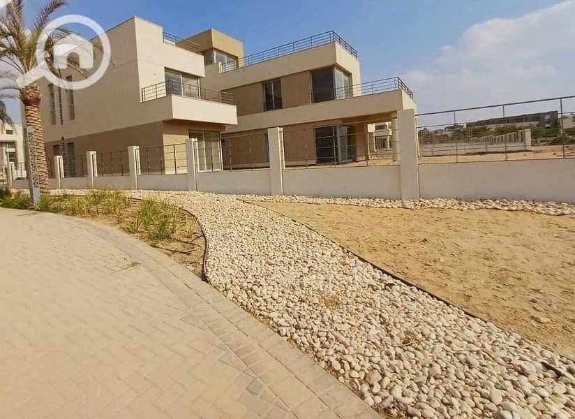 4 df3a7c41-23f1-4047-a5ef-05486cb2f68a. jpg