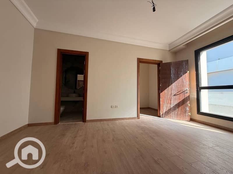 4 WhatsApp Image 2025-11-15 at 2.05. 26 PM (1). jpeg