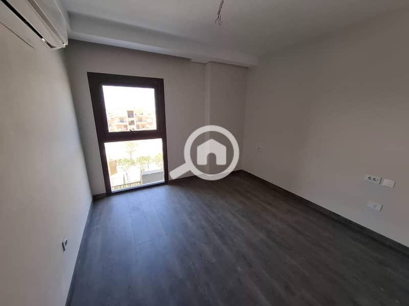 5 7093dde4-dcc4-4170-8d38-2d6e1f31e418. jpeg