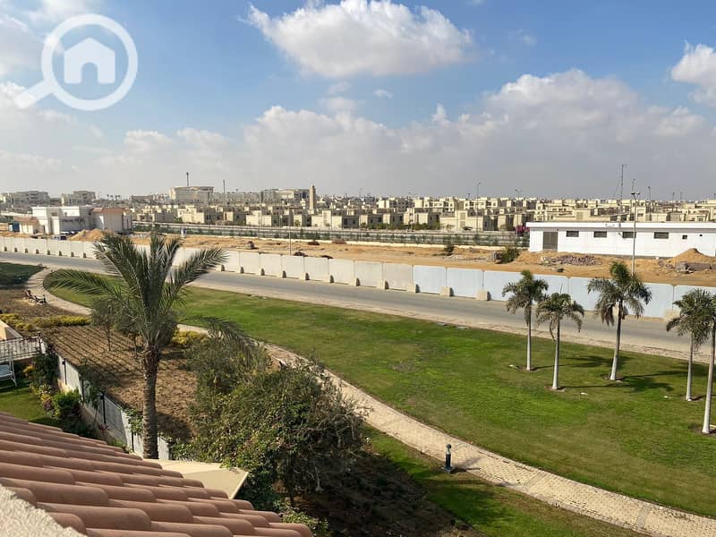 4 68c485e3-2a15-40e6-aa3e-8831f682701c. jpg