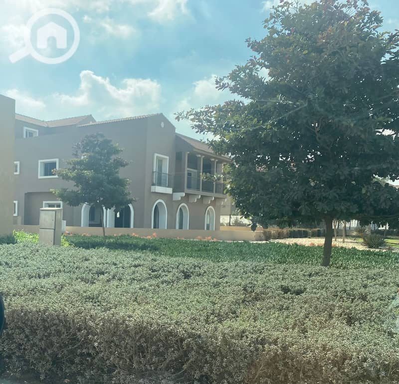 8 e2bb131f-78eb-4e69-ad26-8c0a55cd67e2. jpg