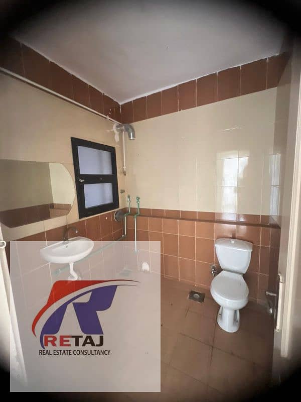 5 8e785e9a-949b-4228-84fd-3c8dac0de0ab. jpg