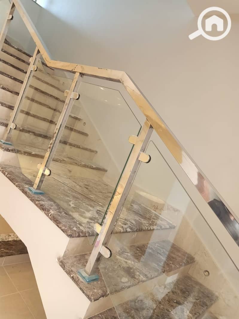 12 7021e31a-b456-4db0-9911-174ec3a82be9. jpeg