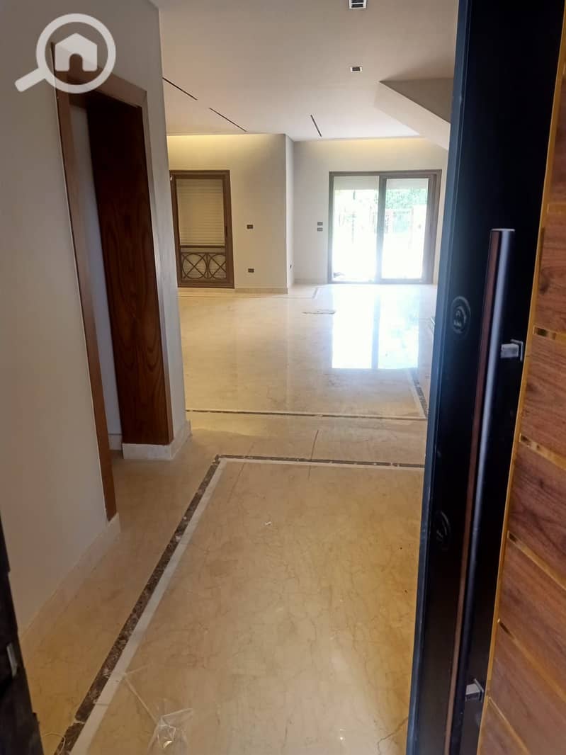 20 e857dd25-6352-47a9-9eb0-a49f6d9b0404. jpeg