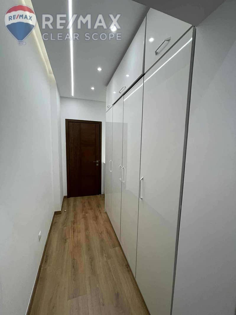 8 97b9fcb9-e160-43d3-865d-6c26f844b1c5. jpg