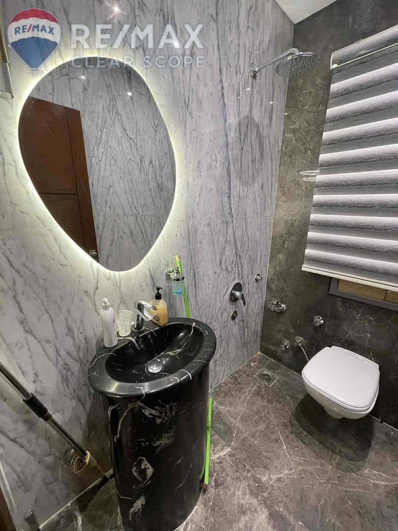 10 9912af7e-9a73-41ee-84c2-ac867d518b9f. jpg