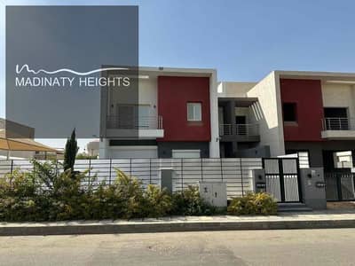 فیلا 3 غرف نوم للبيع في مدينتي، القاهرة - 325b50c1-41ed-43e5-8a7e-9a9dd88239e0. jpg