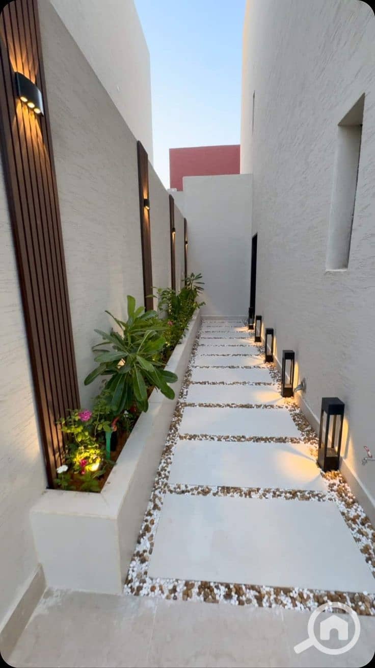 4 download (69). jpeg