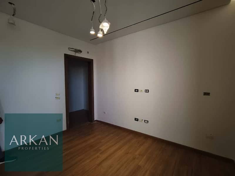 8 32d61688-e1f4-4c9c-926a-1647112c5a8e. jpg