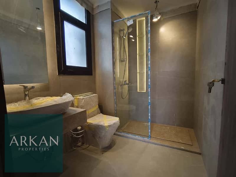 11 83292bf8-2a10-4162-80ad-117370d8fdd0. jpg