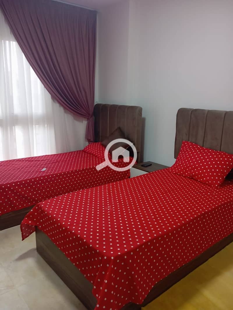 4 e55bd5f2-6918-49c5-b9f8-ed005707f542. jpg