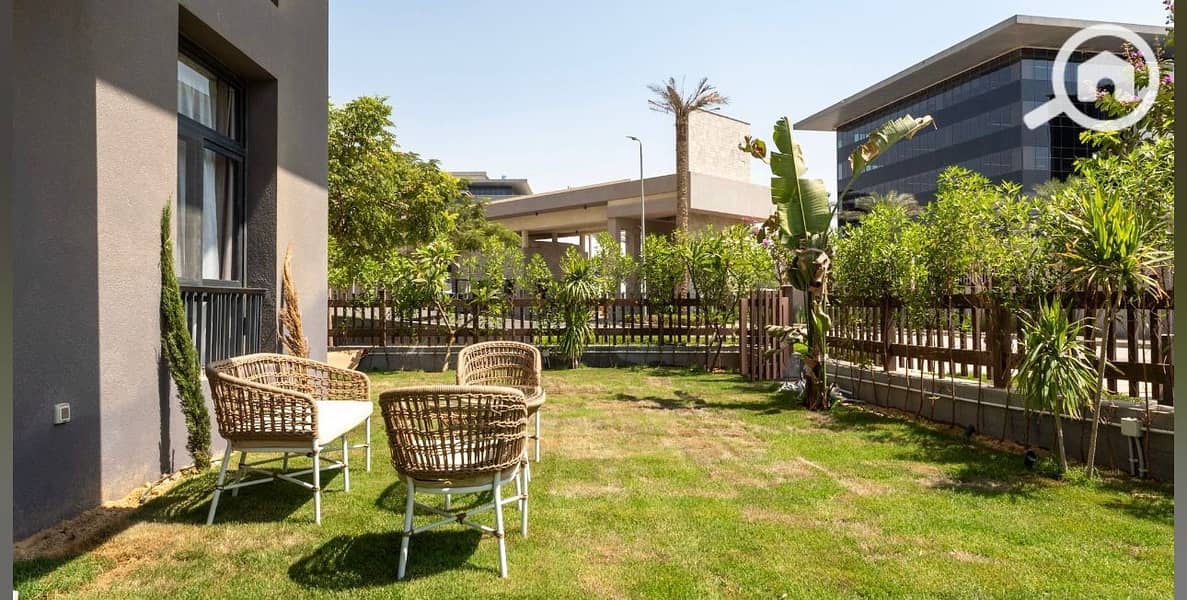 8 5c77fd4d-ed7c-4807-af43-b60f964c2d63. jpg