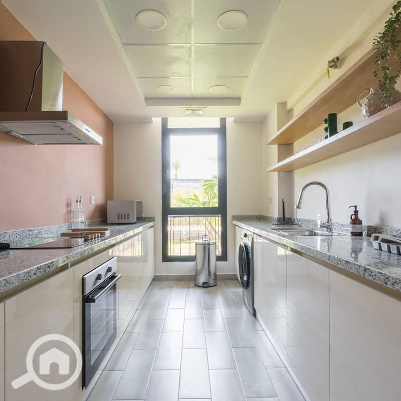 9 9432e533-1f49-47d9-b914-78ab7566b628. jpg