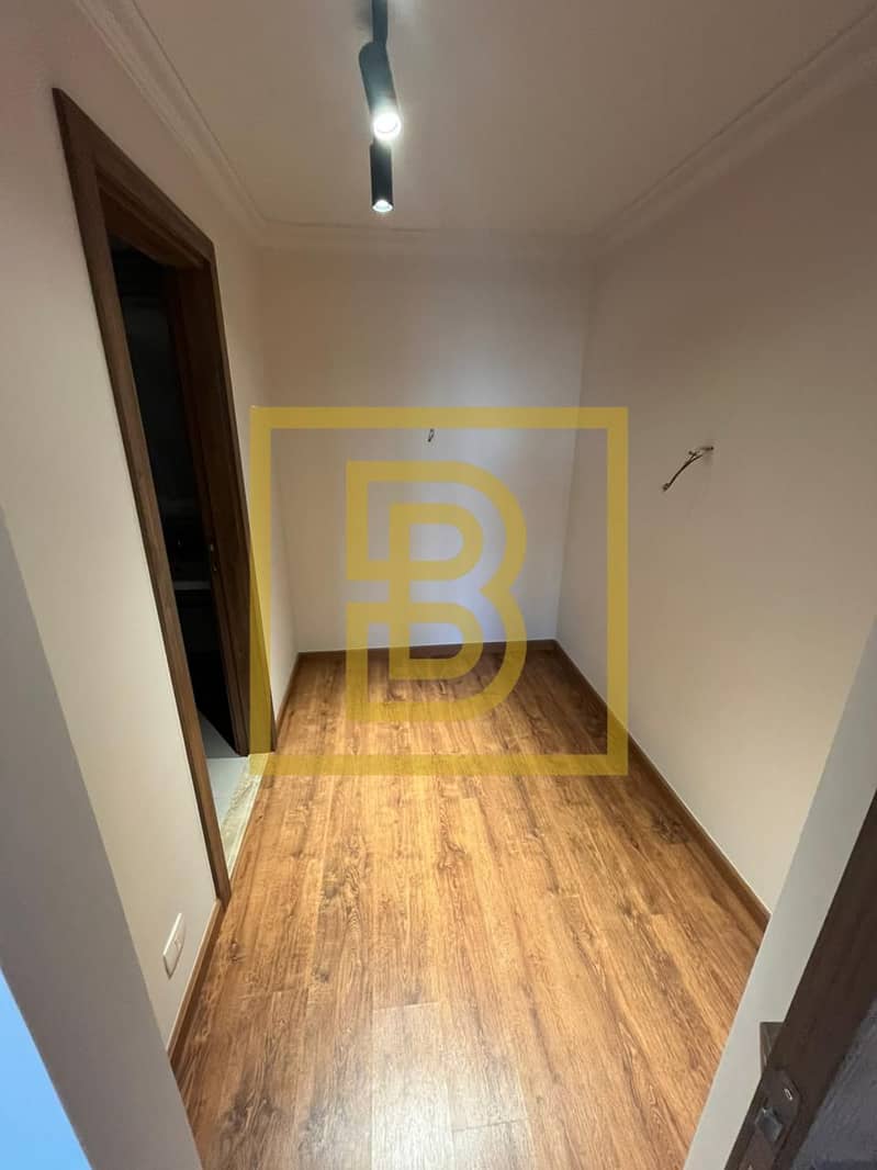 12 WhatsApp Image 2025-10-13 at 17.52. 24_5fdfafd3. jpg