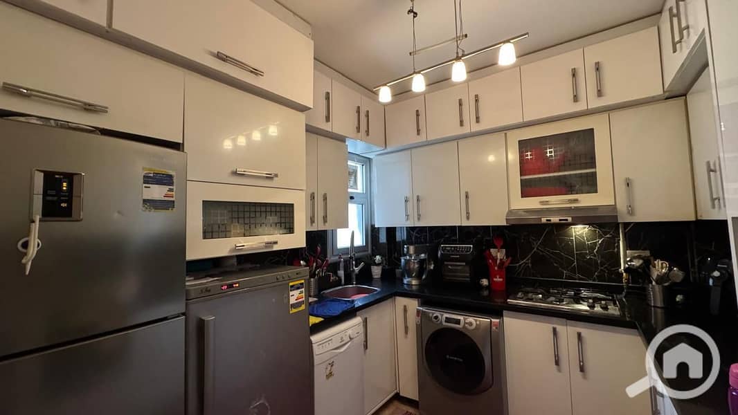 2 008e34ef-bc3e-428a-833d-a0d903935128. jpeg