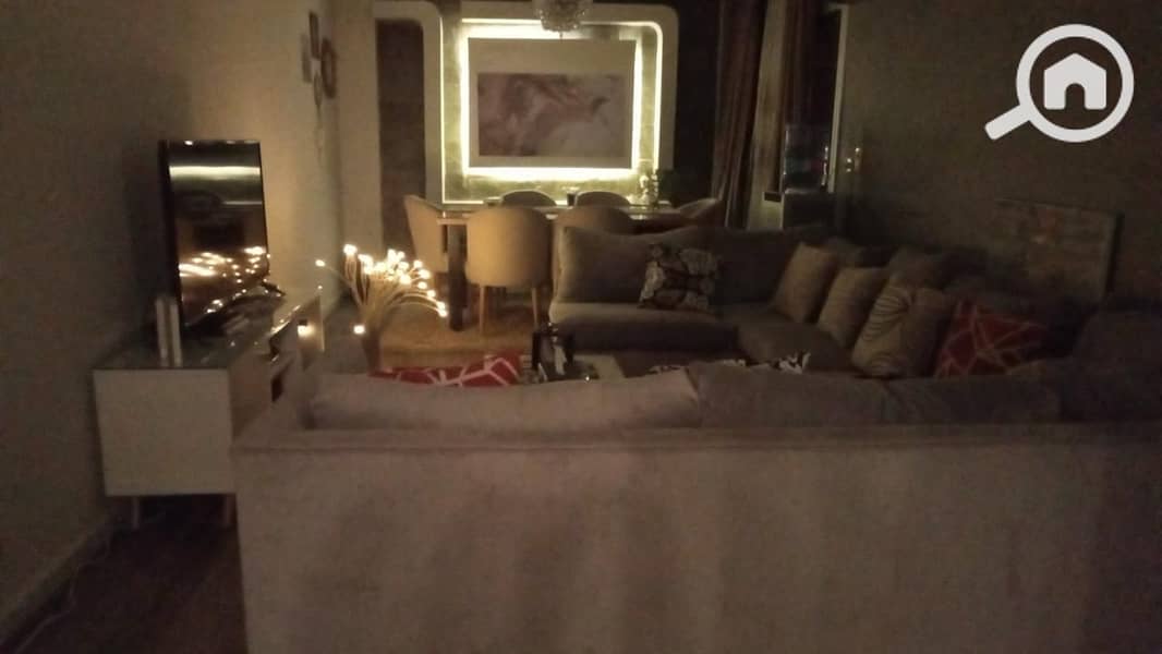 4 6e901e33-5cf0-4645-a942-4b0e2fa48239. jpeg