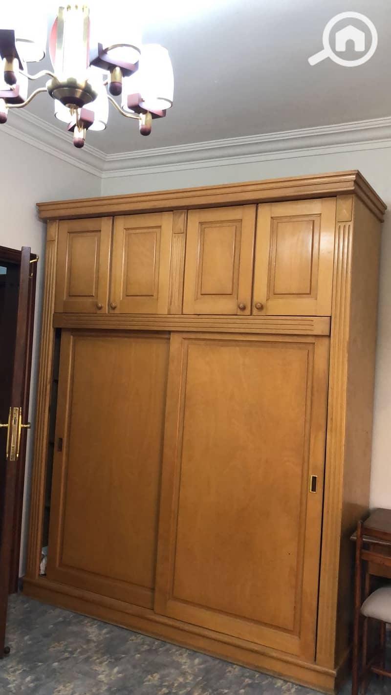 10 14e8f2a7-34e3-446b-924c-f2ddf4b6aaad. jpg