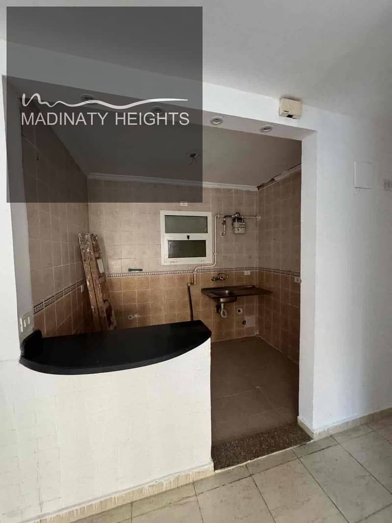 2 6bc0ec19-c3aa-40ca-9601-f2888410be28. jpg