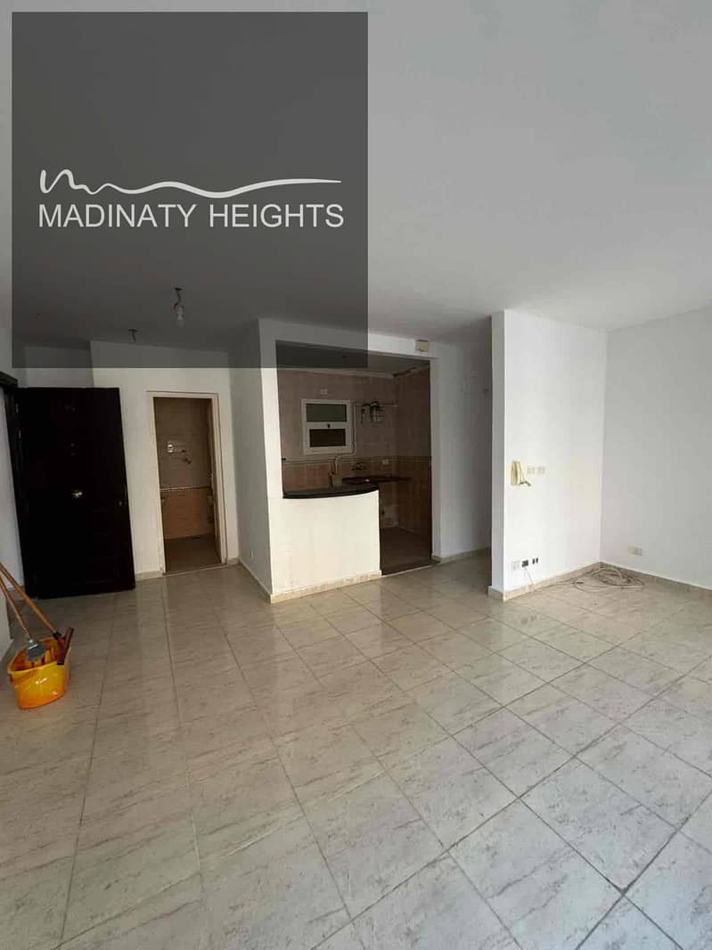 8 b1c71f5a-85e0-417c-97c3-17b422e9c095. jpg