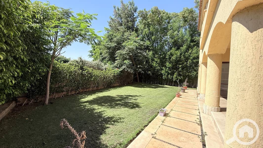 13 8253d492-00c3-4503-80db-f81fb6b4e7f6. jpg