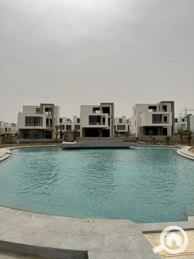 4 32188531-800x600. jpg