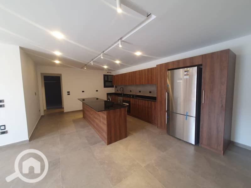 5 4205c948-5fcc-44c7-b9f5-c7296de78e3d. jpg