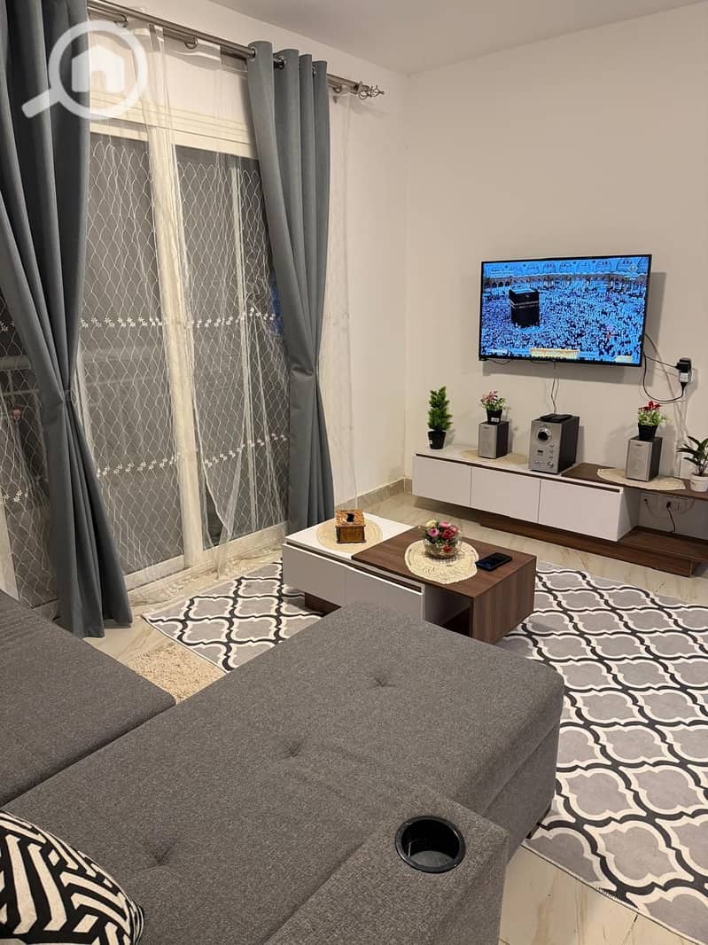 7 4ee884ef-2c5b-4e0b-ad69-7b6c0358b155. jpg