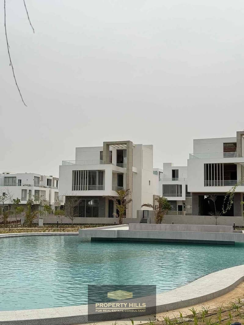 12 5c47ec79-a045-4e2d-a196-7b36b18baf63. jpg