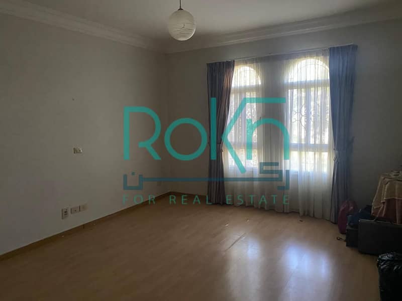 2 b8e5fbc8-4a01-4de8-ac6b-c4de5b796678. jpg