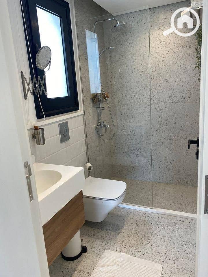 10 6ba48413-3e20-4137-98cb-5378fe92a795. jpg