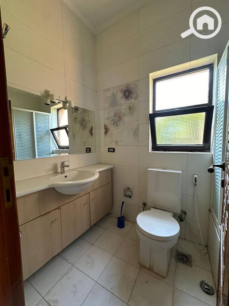 9 WhatsApp Image 2025-10-10 at 22.50. 44_e2ec9826. jpg