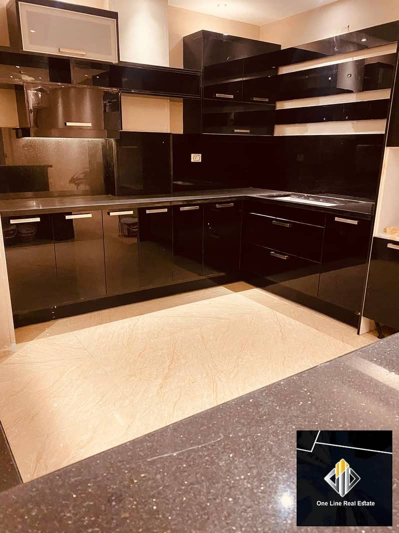 2 744f69be-024a-4179-8e35-d31b2919c6a3. jpeg