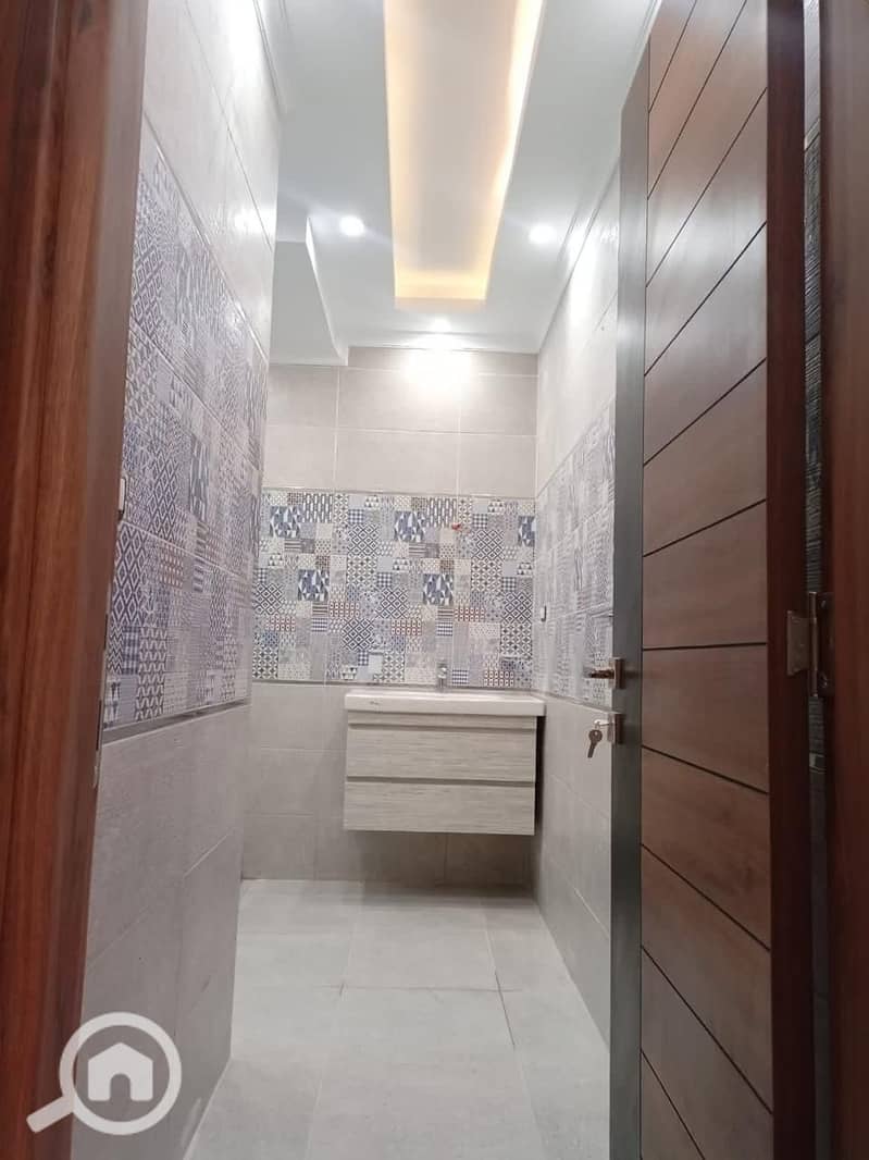 3 183                        . jpg