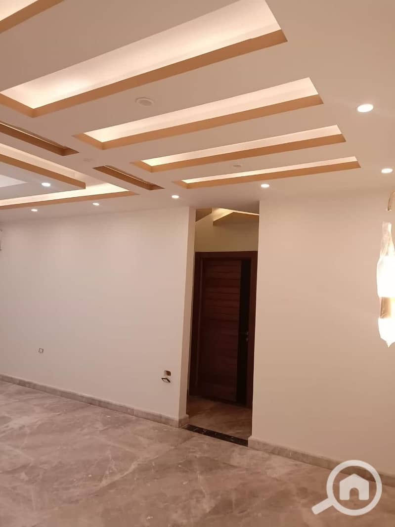 7 183                                                        . jpg