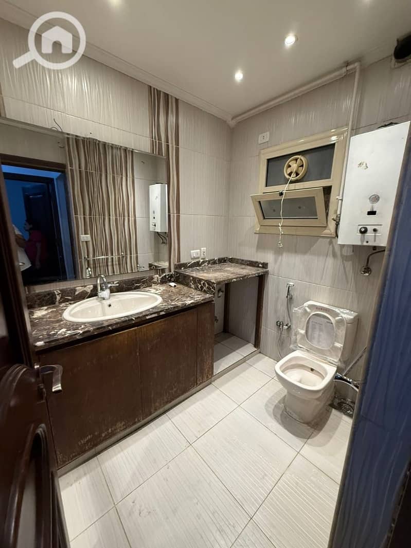 9 e134d05c-7126-4316-9a4b-17631381f05f. jpeg