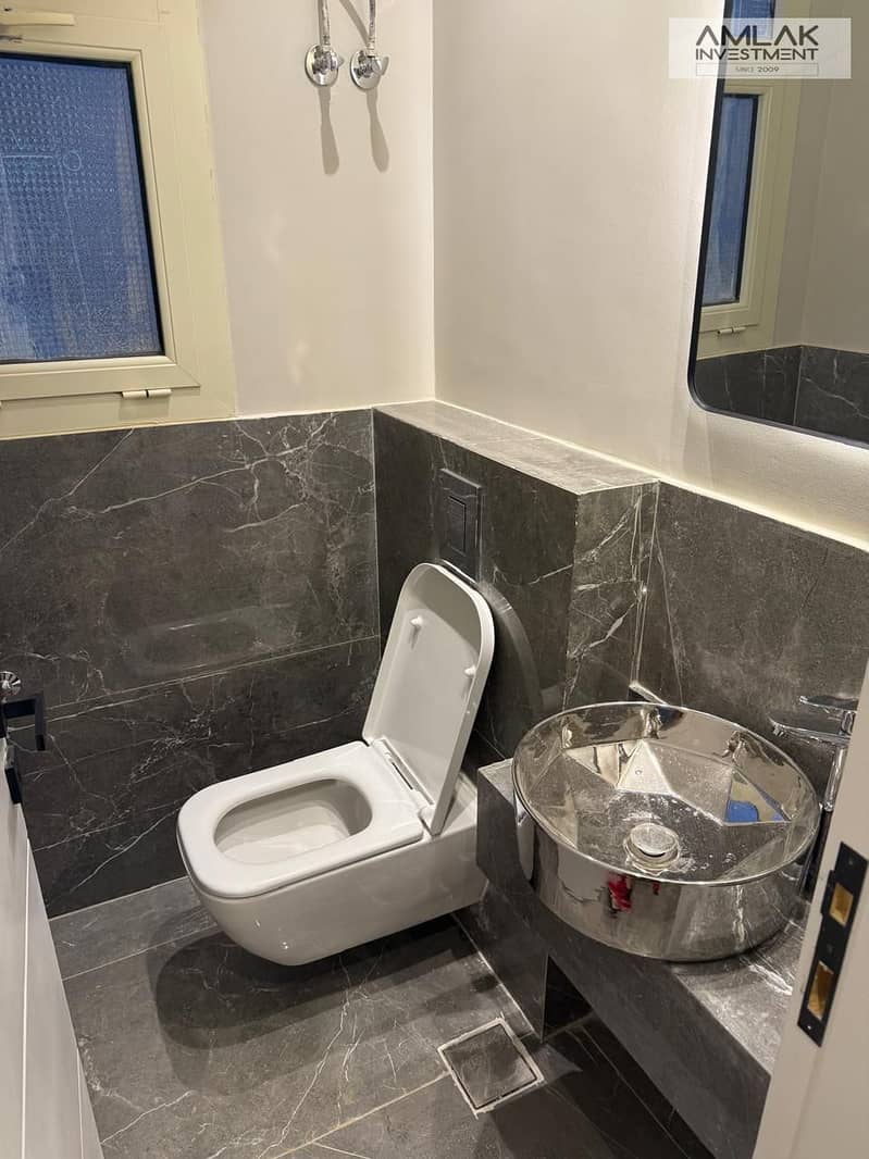 10 7f607ad4-a228-422a-9668-3f76a7cef92e. jpeg