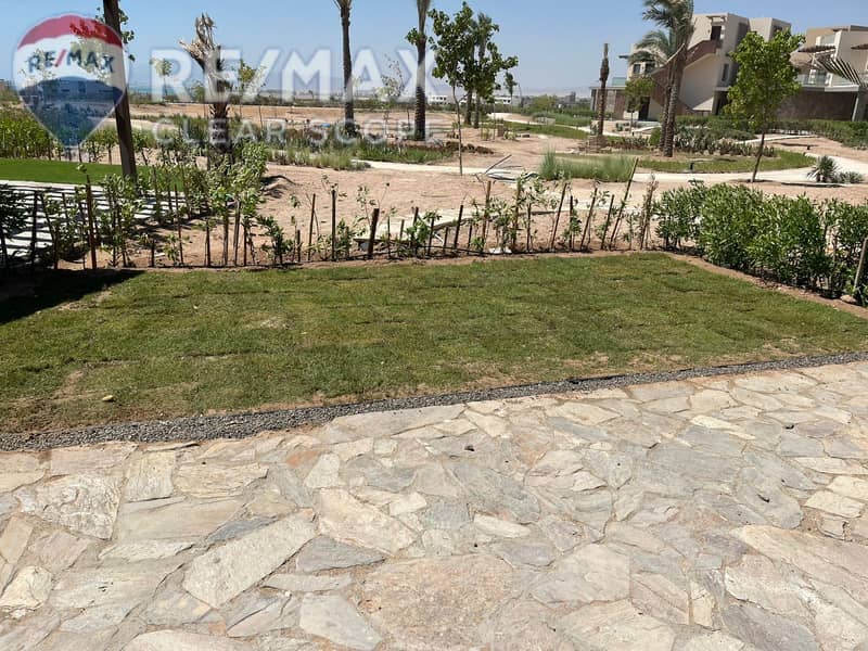 2 4aa1de68-8f8e-4f78-8f67-e3c61cf1a682. jpg