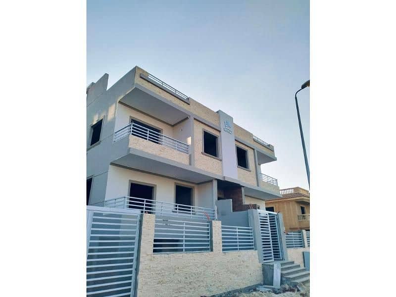 13 4df9e05a-af5c-43cf-b25d-d95a8d8c3583. jpg