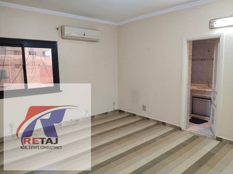 5 05d9d990-af0e-4f9d-a72b-1f87951c5b85. jpg