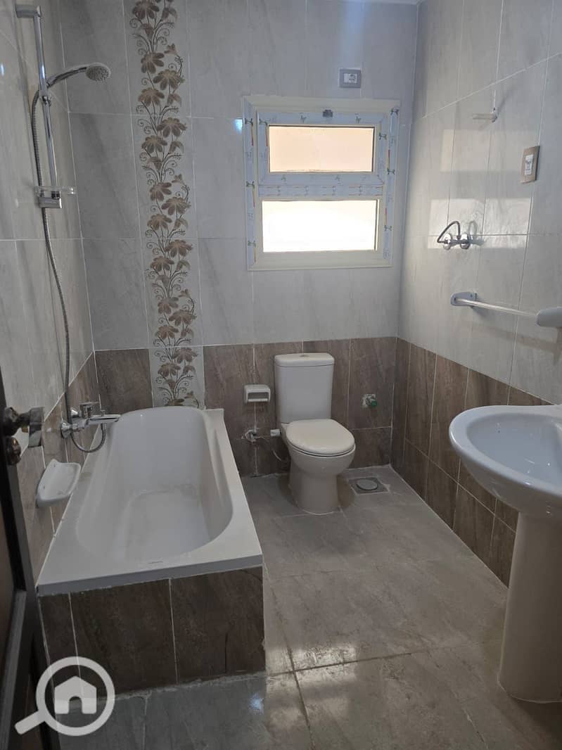 5 WhatsApp Image 2025-10-08 at 11.52. 55 AM. jpeg